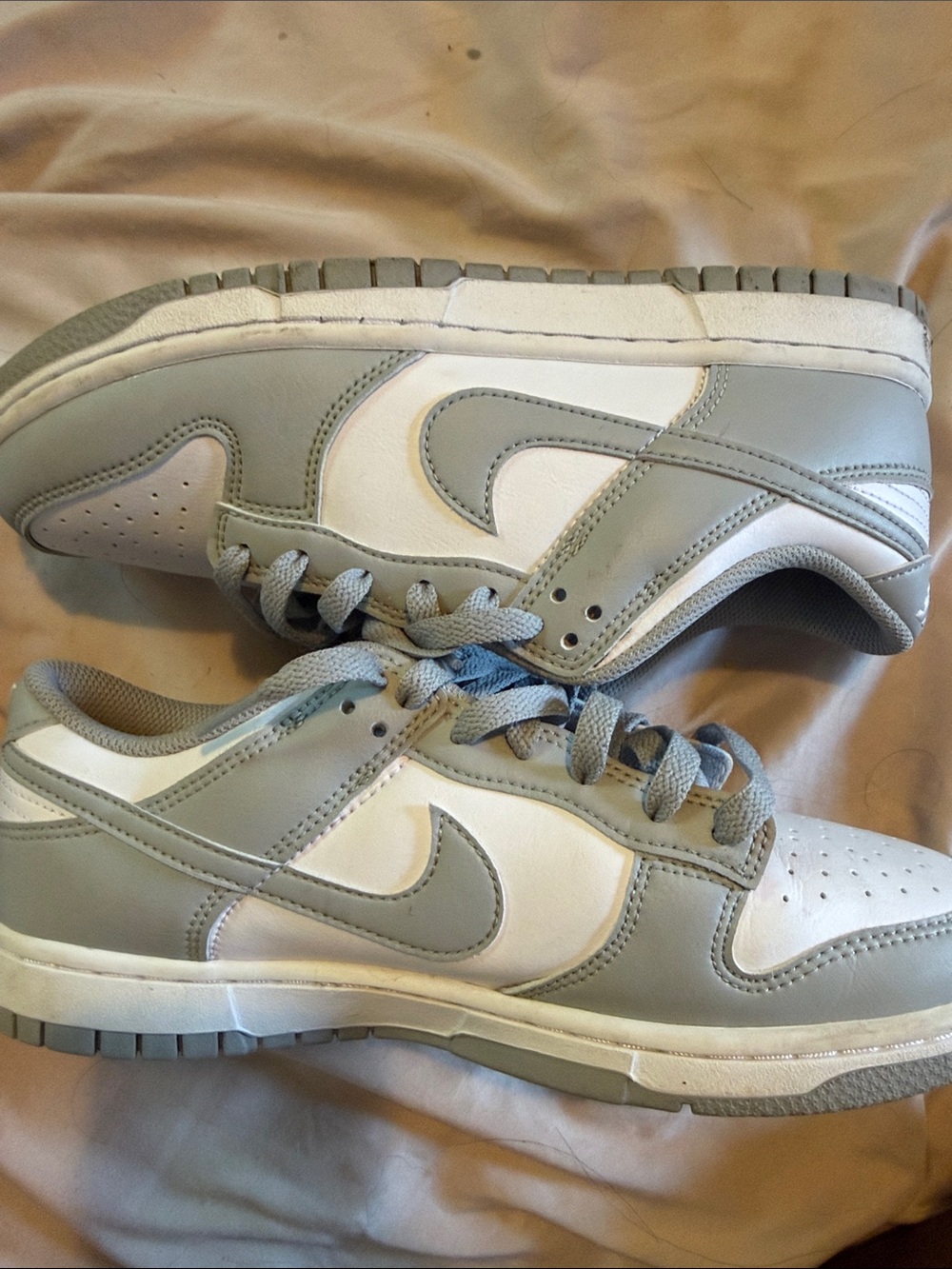 Nike Kids Light Gray and White Low-Top Sneakers